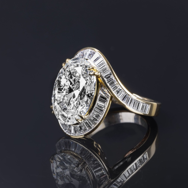 Abbraccio , Diamond ring